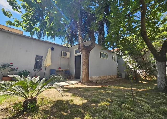 Near Pazari Ri בית נופש טיראנה