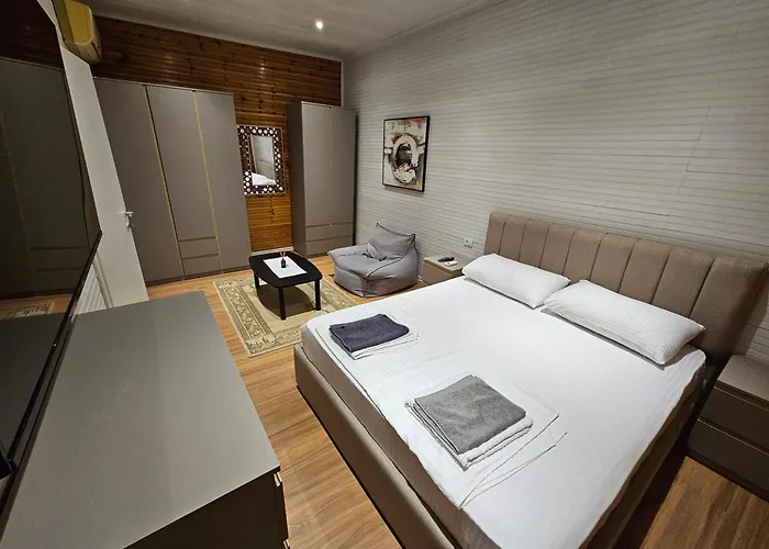 Near Pazari Ri Dom wakacyjny *